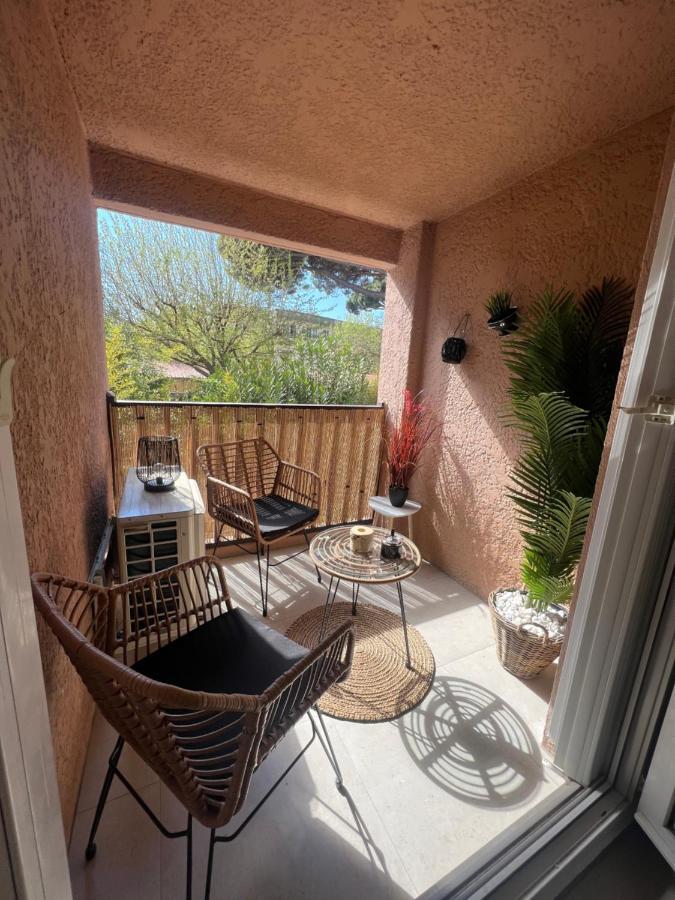 Appartement Pied Dans L'Eau La Seyne-sur-Mer Exterior photo